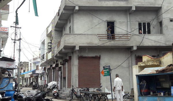 सिरोही नगर परिषद के कुम्हारवाड़ा क्षेत्र में राजस्थान हाईकोर्ट के निर्णय के बाद भी आवासीय क्षेत्र में संचालित अवैध व्यावसायिक निर्माण गतिविधयां।