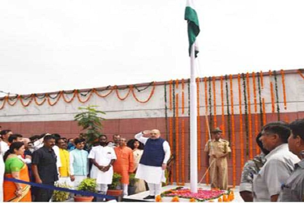 Amit Shah and Advani Independence Day in hindi