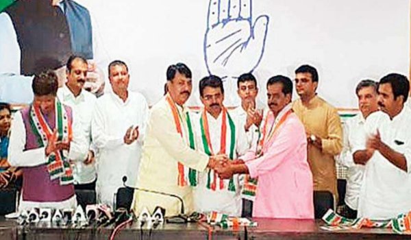 Ex-BJP MLA, former Rajkot mayor join Congress in Gujarat