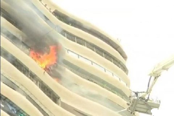 Fire in17-storey building in Mumbai
