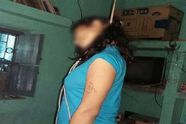 Minor girl gang-rape victim hanged in hindi