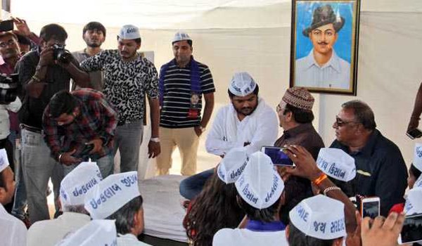 Hardik Patel begins indefinite hunger strike at home, section 144 imposed in ahmedabad