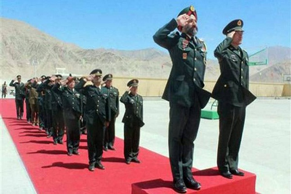 Indian and Chinese soldiers celebrated Independence Day in Nathula