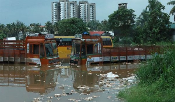 india monsoon floods kill 164 in Kerala