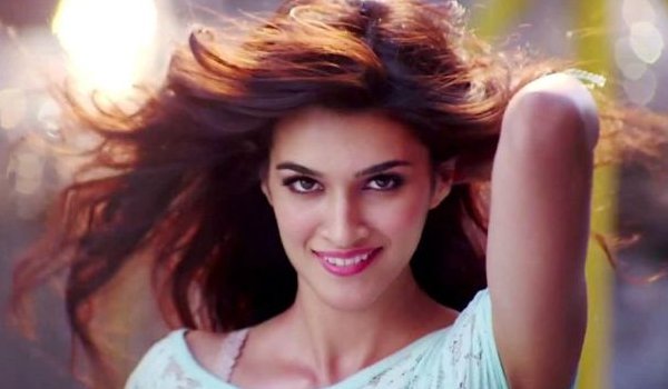 kriti Sanon to do her first item number for stree along with rajkumar rao