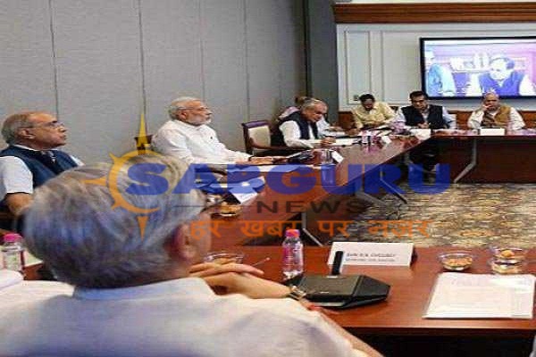 इलेक्ट्रानिक टोल संगहण की गति में तेजी लाएं : नरेंद्र मोदी