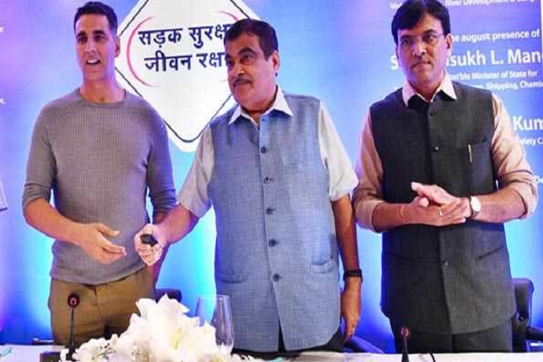 सड़क सुरक्षा स्कूल पाठ्यक्रम का हिस्सा बने: नितिन गडकरी