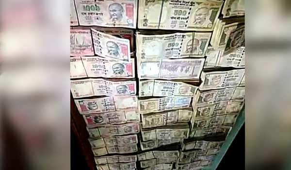 Rs 3.36 Crore Of Demonetised Notes Seized, 3 Arrested In Gujarat