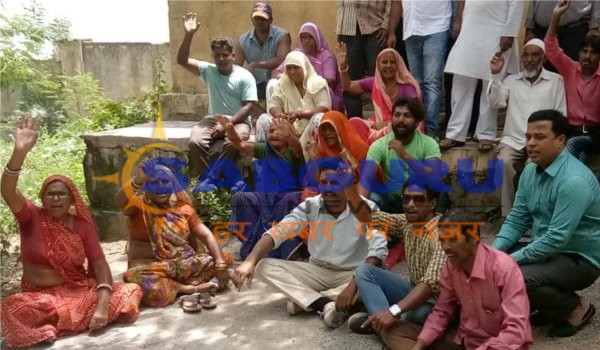 congress stage protest at Sethi colony pump house in ajmer over drinking water supply