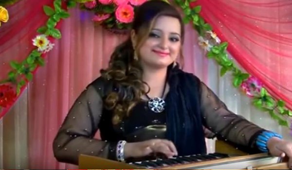 Pakistani actress and singer Reshma shot dead by husband