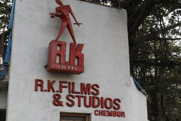 Kapoor Khandwan will sell RK studio in hindi