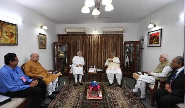 PM Modi, LK Advani, Amit Shah attends meeting of Somnath Trust