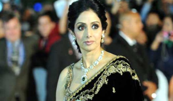fans remembers sridevi on her 55th birth anniversary