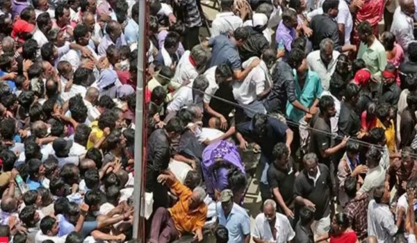 Karunanidhi funeral : two dead, over 35 injured in Stampede at rajaji hall
