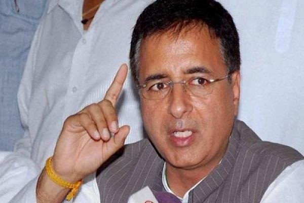 रूपये के मूल्य में गिरावट को लेकर कांग्रेस ने नरेंद्र मोदी पर कसा तंज