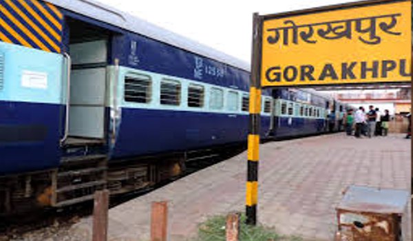 16 year old girl gangraped by three in Godan Express train at station yard in Gorakhpur