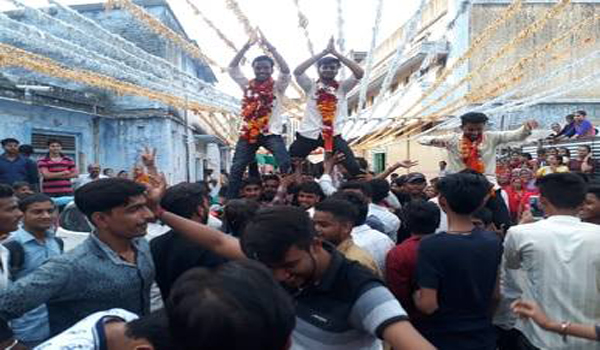 सिरोही राजकीय महाविद्यालय में विजयी अध्यक्ष एबीवीपी के अनिल कुमार।