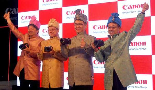 Canon Launches its first Full Frame Mirrorless Camera in india