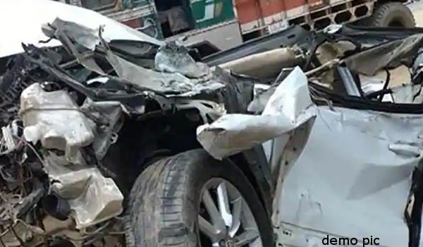 four killed as car-truck collision in jodhpur