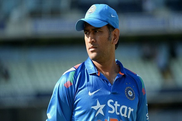 Mahendra Singh Dhoni apologized to umpiring mistakes