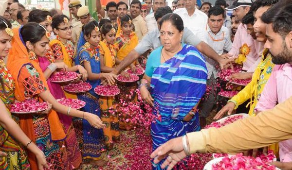 Rajasthan cuts VAT on petrol by 4 percentage pts, price to fall by Rs 2.5