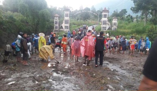 Floods, landslides in Indonesia leave 22 dead, 15 missing