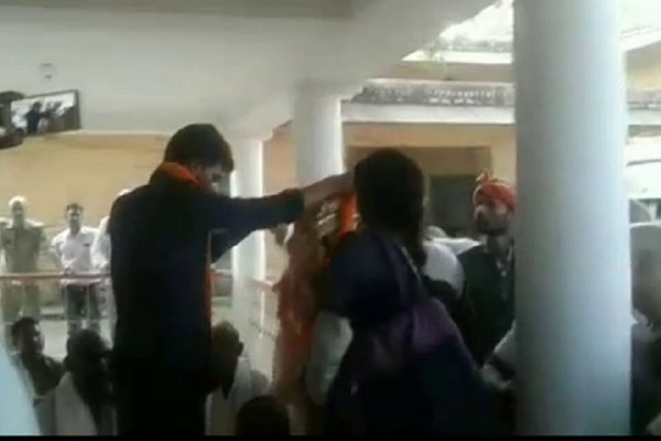 Police get Former MP's son married in Lalganj police station in mirzapur