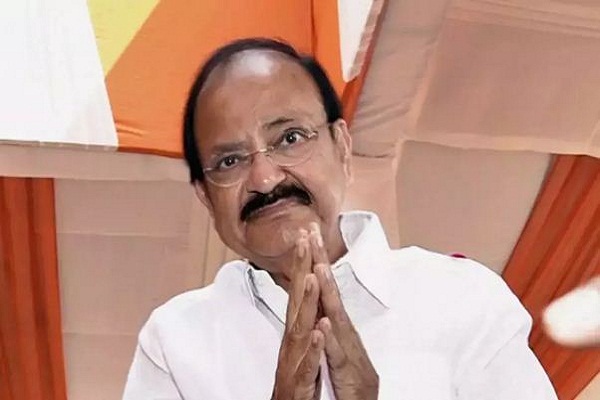 Venkaiah Naidu arrives in Allahabad on a one-day tour