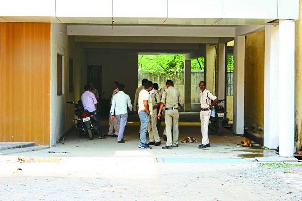 पुलिस अभिरक्षा से दुष्कर्म का आरोपी भागा