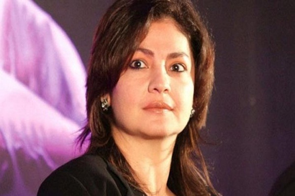 Pooja Bhatt wants to make a documentary on Mahesh Bhatt