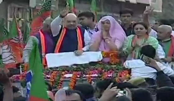 bjp chief Amit Shah conducts roadshow in Bikaner