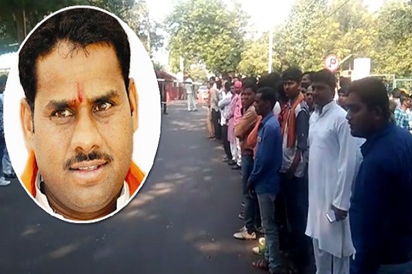 Valsalingh Bhooriya reached CM House with supporters on ticket collection