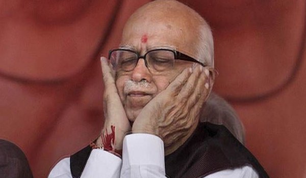 PM Modi greets LK Advani on his birthday