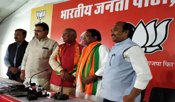 Former minister Ram Kishore Saini joins BJP