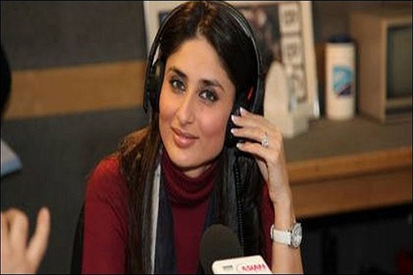 Kareena Kapoor start the radio show