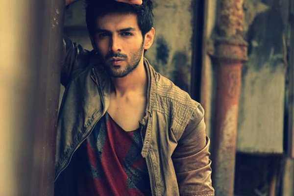 Kartik Aryan to play college boy