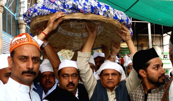 Congress senior leader Ahmed Patel visits Ajmer dargah