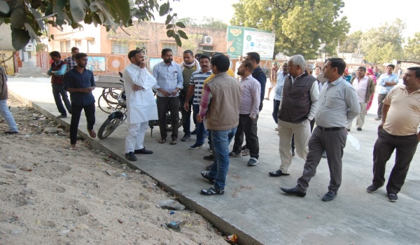 शिवगंज में निरीक्षण करते विधायक संयम लोढ़ा