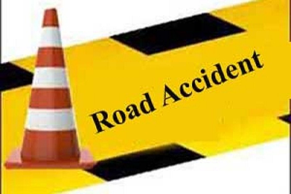 Four people of same family died in road accident in Khammam