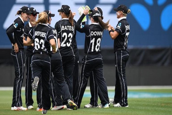 New Zealand beat India in the 3rd ODI by 8 wicket but lost the series 1