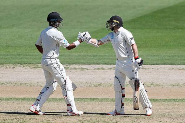 Tom Latham and jeet Rawal hit a brilliant hundred by New Zealand 217 runs