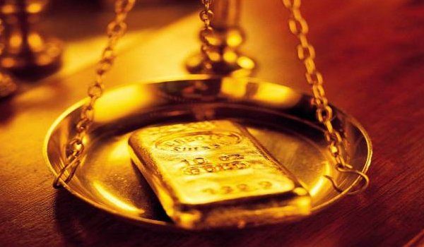Gold rises by Rs 800 to close to 37 thousand