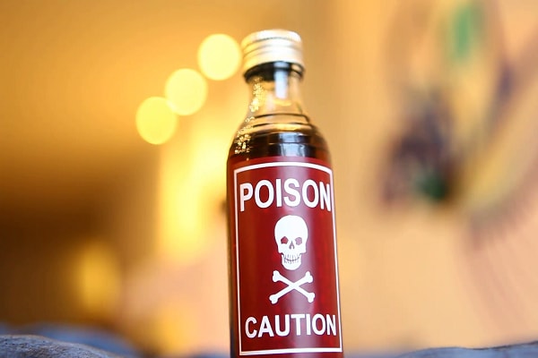 family head gave poison to whole family due lack of loan