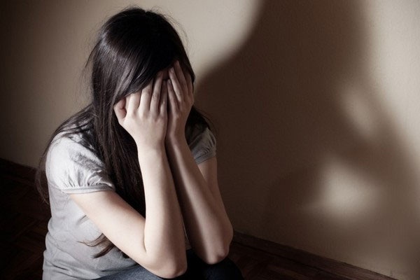 Gang rape by forcefully drinking Alcohol in bhind