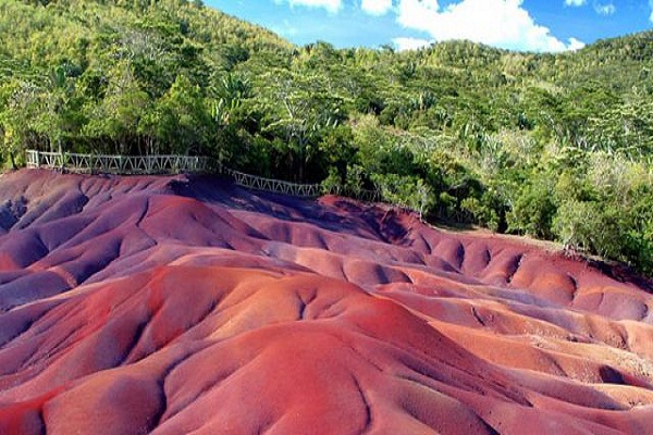 chamarel-seven-color-earth-mauritius