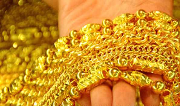 gold-recovers-930-rupees