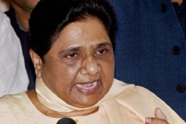 Congress gives proof of being a fraudulent party by breaking BSP MLAs: Mayawati
