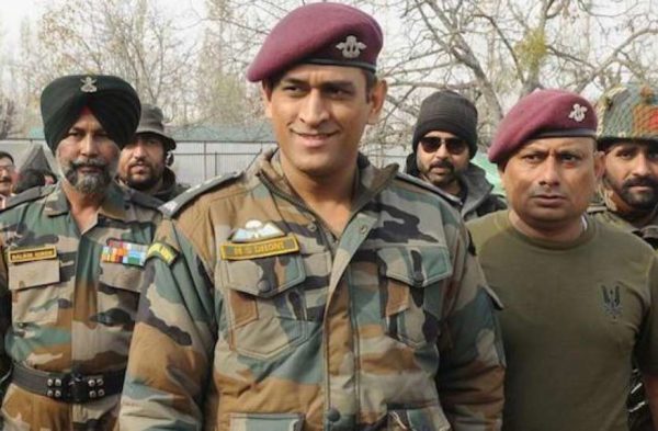 कश्मीर में दो महीने ट्रेनिंग लेंगे लेफ्टिनेंट कर्नल महेंद्र सिंह धोनी, सेना ने दी मंजूरी