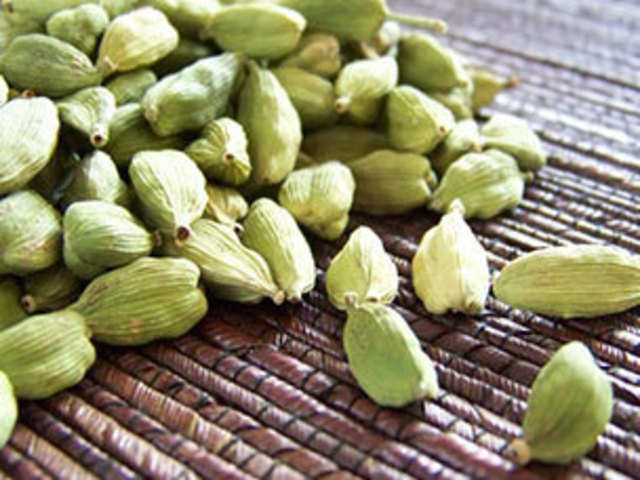 इलायची सेवन के फायदें और नुकसान