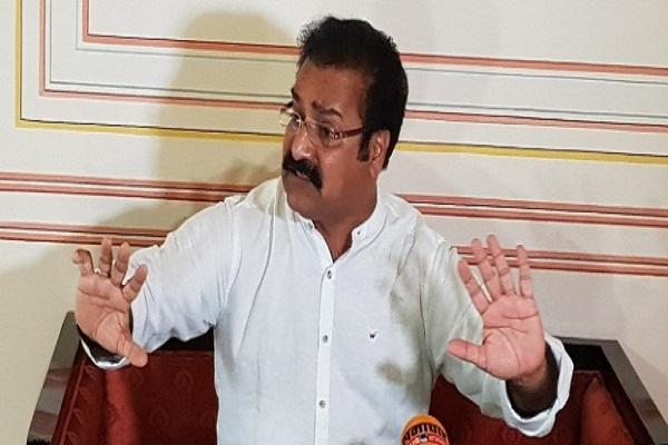 Government will not close any coaching institute Khachariwas
